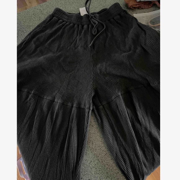 Green Ribbed Cotton Stretchy Waist Wide Leg Pants - Picture 4 of 11